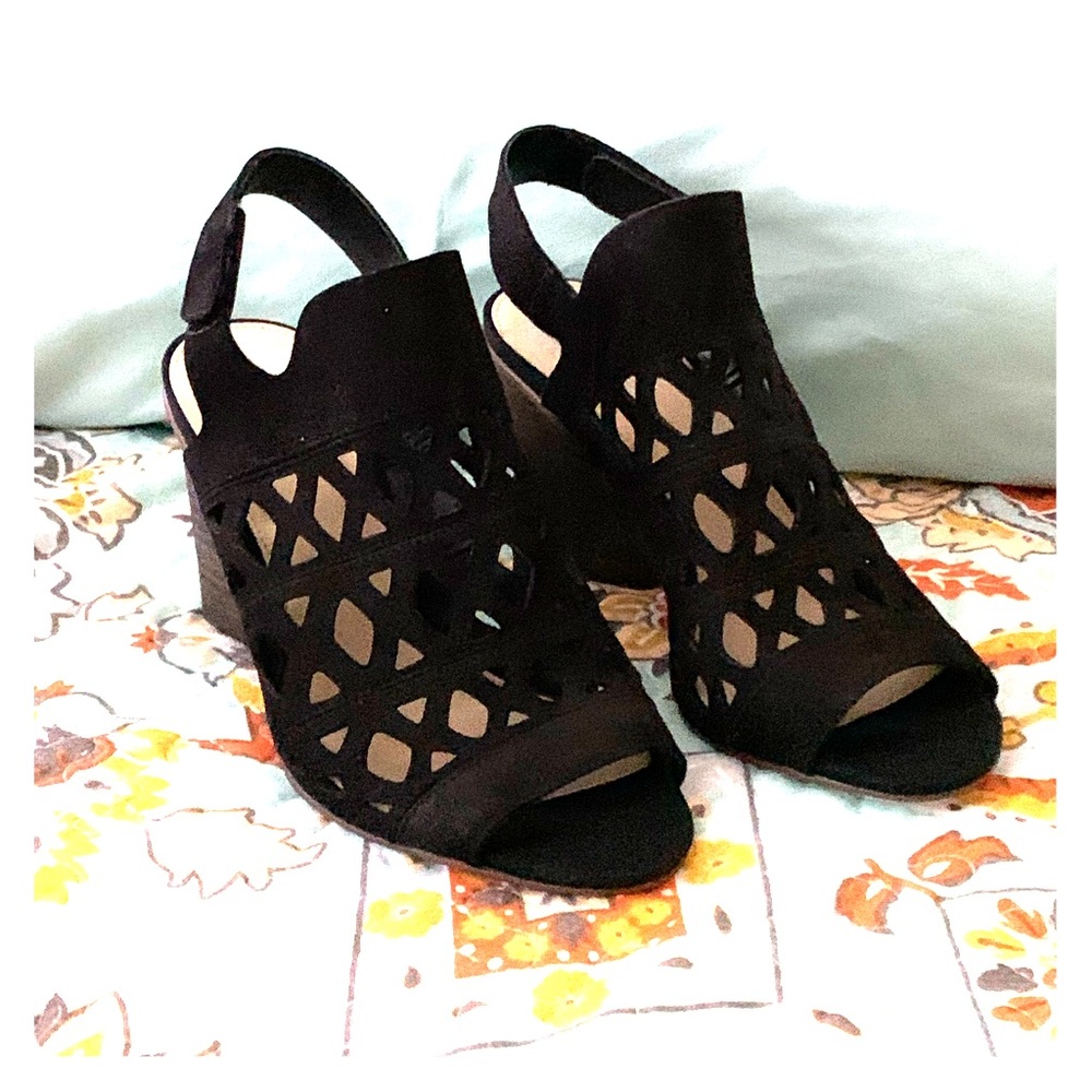 Vince Camuto suede sandal